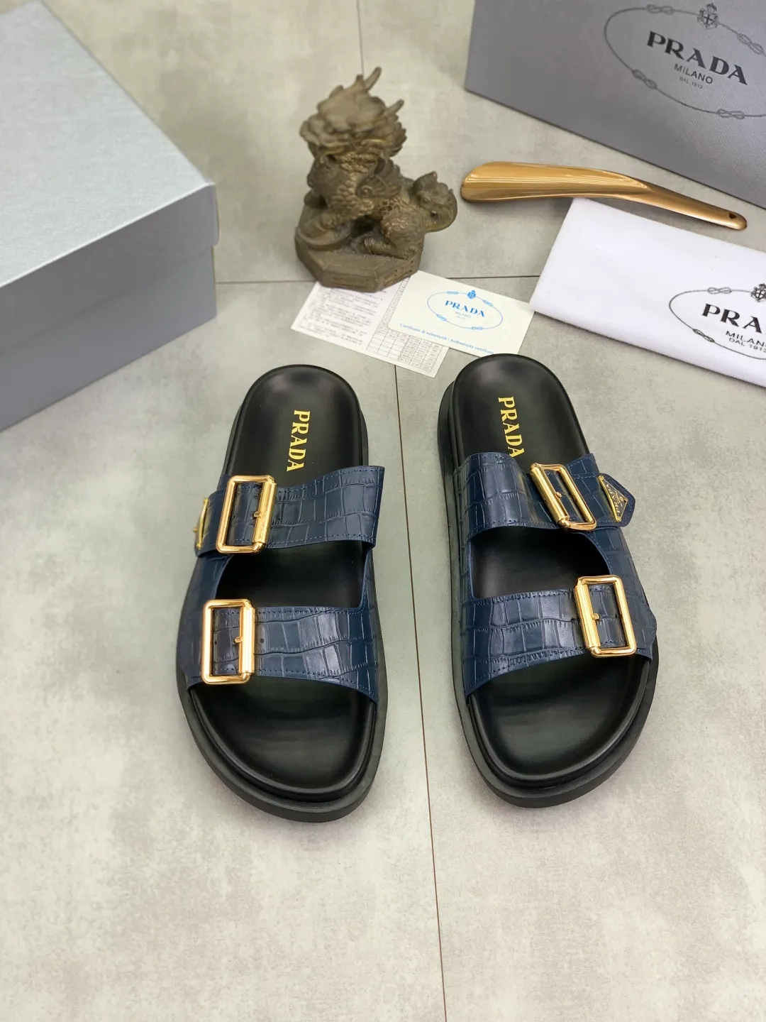 Men's shoes 💰P340💰【New style】🎁🎁🎁 PRADA Prada's new casual slippers, original official website, perfect workmanship, transmitting a kind of noble luxury, sublimating its definition of luxury in Prada's high-end extraordinary craftsmanship. Original combination outsole, code number: 38-44 (45 customized) Multiple colors 🉑️ to choose from